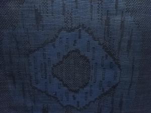 アンティーク　抽象模様織出し本場泥大島紬着物（5マルキ）